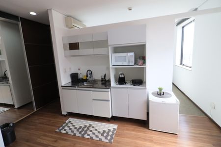 Sala/Cozinha de apartamento para alugar com 1 quarto, 32m² em Vila Osasco, Osasco