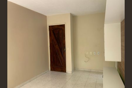 Sala de apartamento para alugar com 2 quartos, 40m² em Taquara, Rio de Janeiro