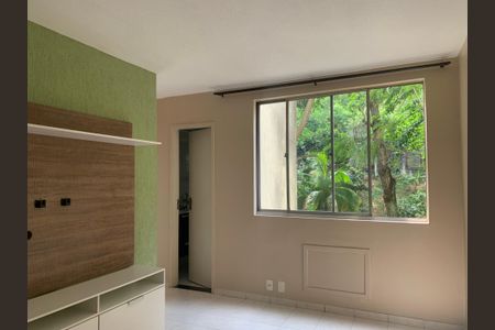 Sala de apartamento para alugar com 2 quartos, 40m² em Taquara, Rio de Janeiro