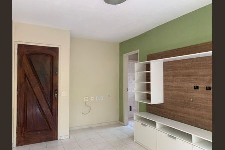 Sala de apartamento para alugar com 2 quartos, 40m² em Taquara, Rio de Janeiro