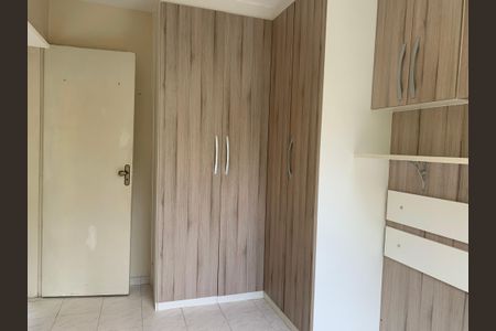 Quarto 1 de apartamento para alugar com 2 quartos, 40m² em Taquara, Rio de Janeiro