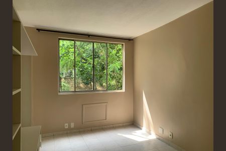 Sala de apartamento para alugar com 2 quartos, 40m² em Taquara, Rio de Janeiro