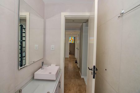 Apartamento à venda com 211m², 3 quartos e 2 vagasBanheiro Social