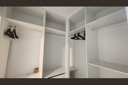 Apartamento para alugar com 70m², 2 quartos e 1 vagaSuíte - Closet