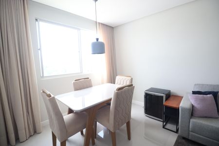 Sala de apartamento para alugar com 2 quartos, 70m² em Brotas, Salvador