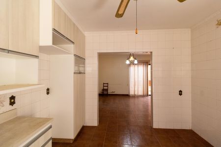 Casa à venda com 222m², 5 quartos e 5 vagasCozinha