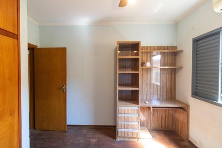 Casa à venda com 222m², 5 quartos e 5 vagasQuarto 02