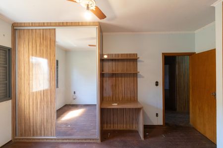 Casa à venda com 222m², 5 quartos e 5 vagasQuarto 01