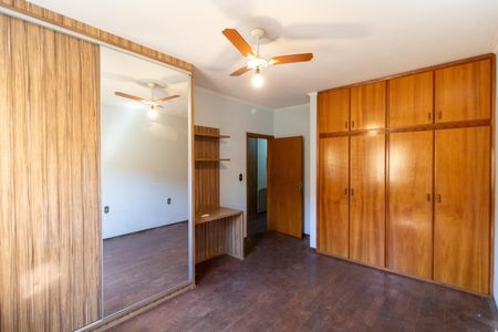 Casa à venda com 222m², 5 quartos e 5 vagasQuarto 01