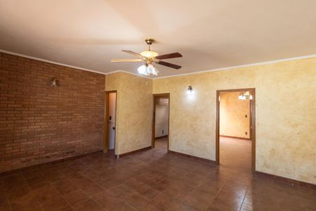 Casa à venda com 222m², 5 quartos e 5 vagasSalas