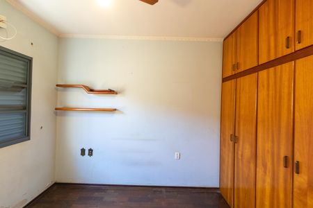 Casa à venda com 222m², 5 quartos e 5 vagasQuarto 02