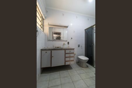 Casa à venda com 222m², 5 quartos e 5 vagasBanheiro da Suíte