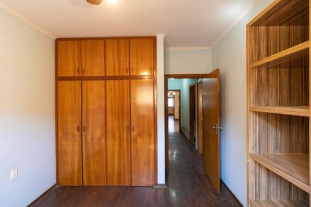 Casa à venda com 222m², 5 quartos e 5 vagasQuarto 02