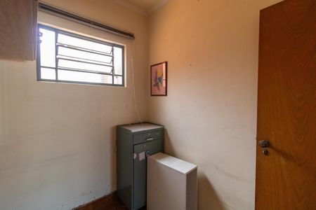 Casa à venda com 222m², 5 quartos e 5 vagasEscritório