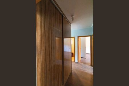 Casa à venda com 222m², 5 quartos e 5 vagasCorredor