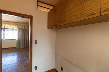 Casa à venda com 222m², 5 quartos e 5 vagasEscritório