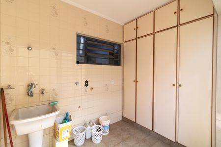 Casa à venda com 222m², 5 quartos e 5 vagasÁrea de serviço 01