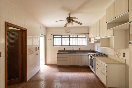 Casa à venda com 222m², 5 quartos e 5 vagasCozinha