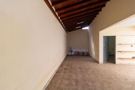 Casa à venda com 222m², 5 quartos e 5 vagasChurrasqueira