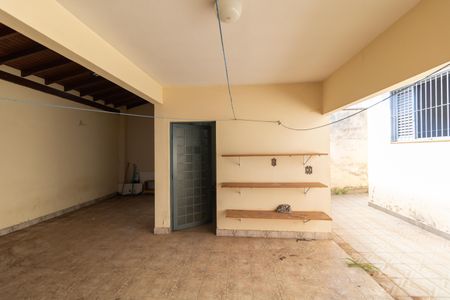 Casa à venda com 222m², 5 quartos e 5 vagasÁrea de serviço 02