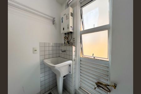 Apartamento para alugar com 70m², 3 quartos e 1 vagaÁrea de Serviço