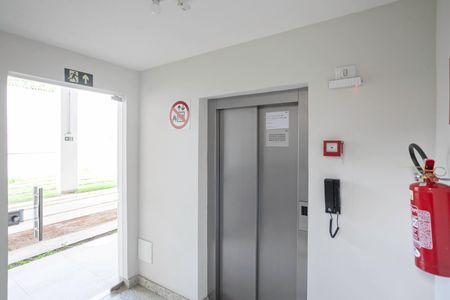 Apartamento à venda com 178m², 3 quartos e 2 vagas Apartamento à venda com 178m², 3 quartos e 2 vagasEntrada