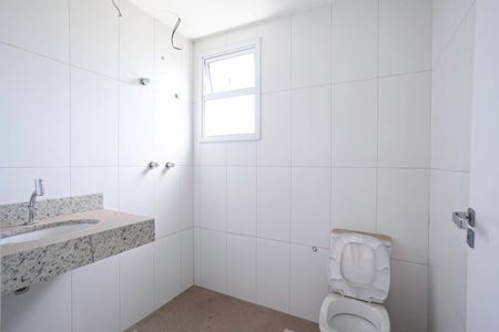 Apartamento à venda com 178m², 3 quartos e 2 vagas Apartamento à venda com 178m², 3 quartos e 2 vagasBanheiro social