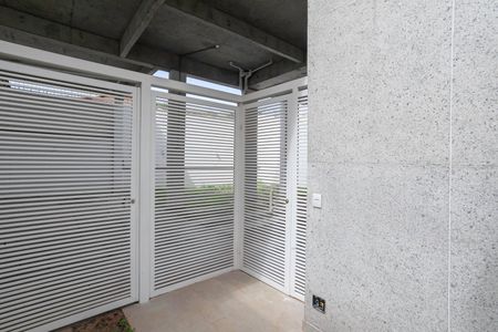 Apartamento à venda com 178m², 3 quartos e 2 vagas Apartamento à venda com 178m², 3 quartos e 2 vagasEntrada