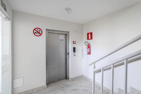 Apartamento à venda com 178m², 3 quartos e 2 vagas Apartamento à venda com 178m², 3 quartos e 2 vagasEntrada