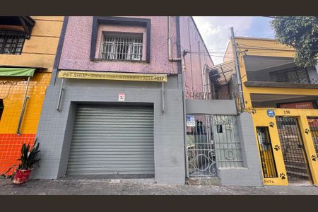 Casa para alugar com 150m², 3 quartos e 1 vaga Casa para alugar com 150m², 3 quartos e 1 vagaFachada