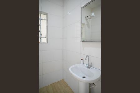 Casa para alugar com 150m², 3 quartos e 1 vaga Casa para alugar com 150m², 3 quartos e 1 vagaBanheiro Social