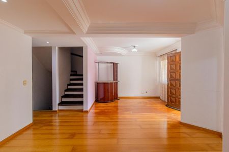 Sala de casa para alugar com 4 quartos, 220m² em Lindoia, Curitiba