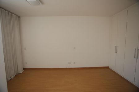 Apartamento para alugar com 220m², 3 quartos e 2 vagasSuite 3