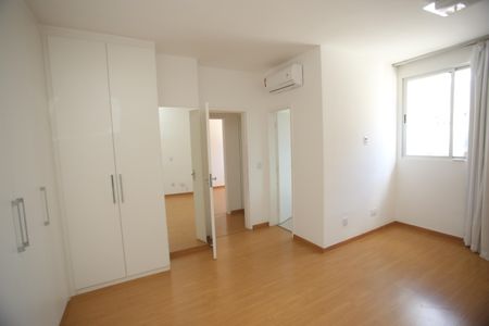 Apartamento para alugar com 220m², 3 quartos e 2 vagasSuite 3