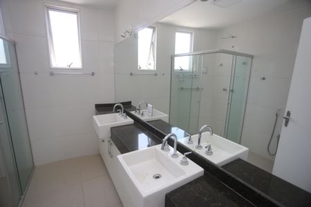 Apartamento para alugar com 220m², 3 quartos e 2 vagasSuite 3