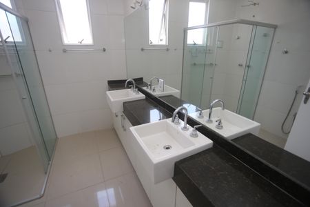 Apartamento para alugar com 220m², 3 quartos e 2 vagasSuite 3