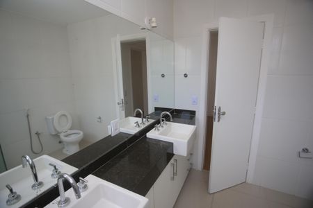 Apartamento para alugar com 220m², 3 quartos e 2 vagasSuite 3