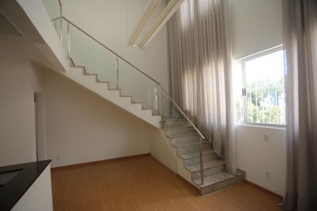 Apartamento para alugar com 220m², 3 quartos e 2 vagasSala