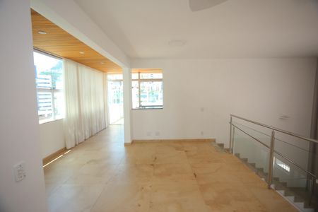 Apartamento para alugar com 220m², 3 quartos e 2 vagasCobertura