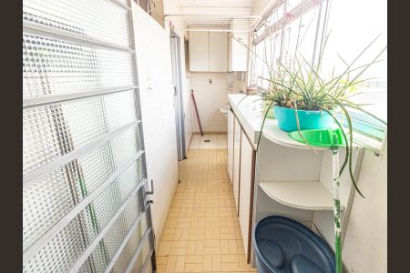 Apartamento à venda com 180m², 3 quartos e 1 vagaÁrea de Serviço