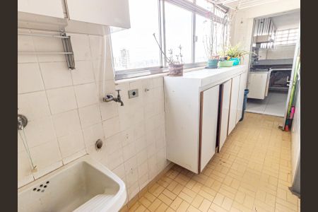 Apartamento à venda com 180m², 3 quartos e 1 vagaÁrea de Serviço