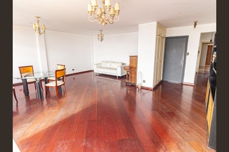 Apartamento à venda com 180m², 3 quartos e 1 vagaSala