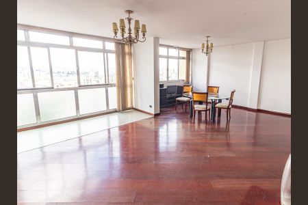 Apartamento à venda com 180m², 3 quartos e 1 vagaSala
