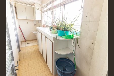 Apartamento à venda com 180m², 3 quartos e 1 vagaÁrea de Serviço