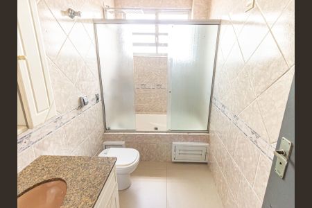 Apartamento à venda com 180m², 3 quartos e 1 vagaBanheiro