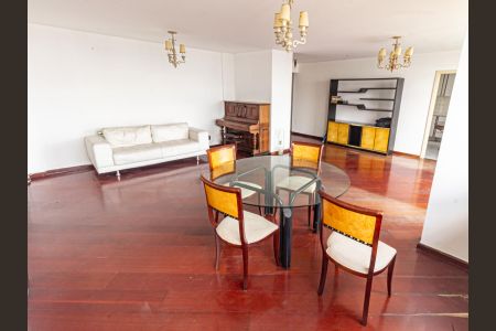 Apartamento à venda com 180m², 3 quartos e 1 vagaSala