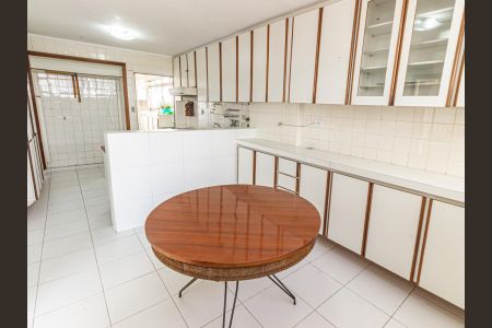 Apartamento à venda com 180m², 3 quartos e 1 vagaCozinha