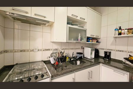 Casa de condomínio à venda com 85m², 3 quartos e 2 vagas Casa de condomínio à venda com 85m², 3 quartos e 2 vagasCozinha e Área de Serviço