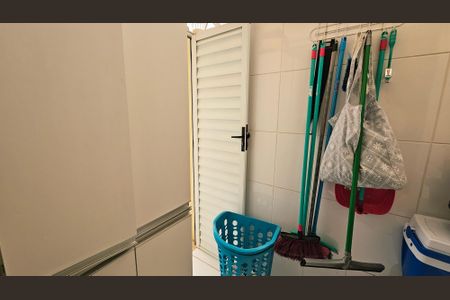 Casa de condomínio à venda com 85m², 3 quartos e 2 vagas Casa de condomínio à venda com 85m², 3 quartos e 2 vagasCozinha e Área de Serviço