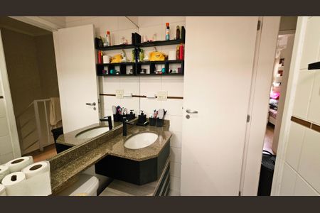 Casa de condomínio à venda com 85m², 3 quartos e 2 vagas Casa de condomínio à venda com 85m², 3 quartos e 2 vagasBanheiro